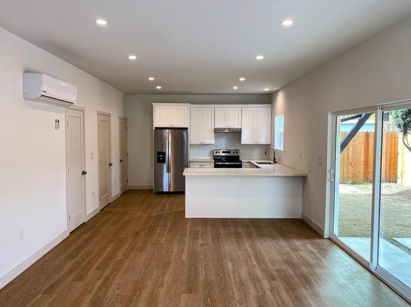 Hyde Park rental ADU — dining room