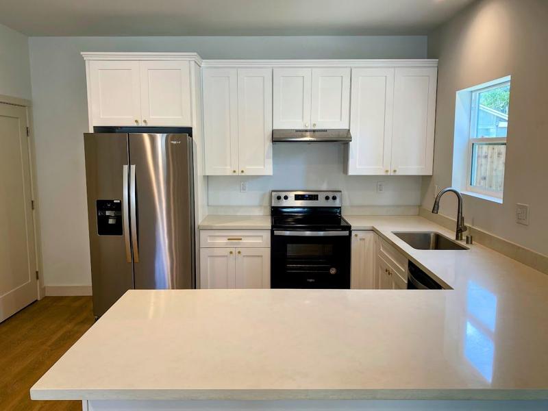 Hyde Park rental ADU — modern kitchen