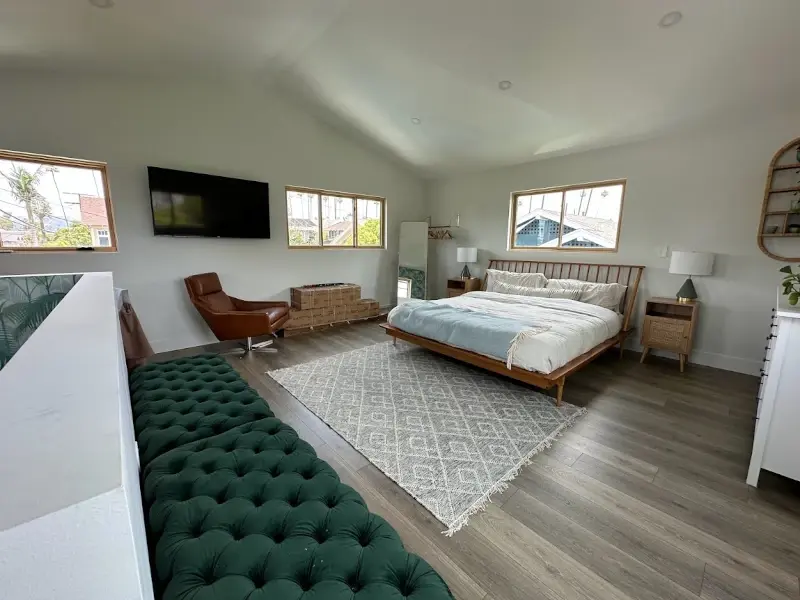 Pasadena pool house ADU — second floor guest bedroom